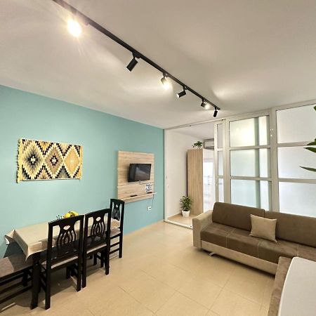 Trea Accomodations - On Private Beach With Sunbed & Umbrella Vlore Exterior photo