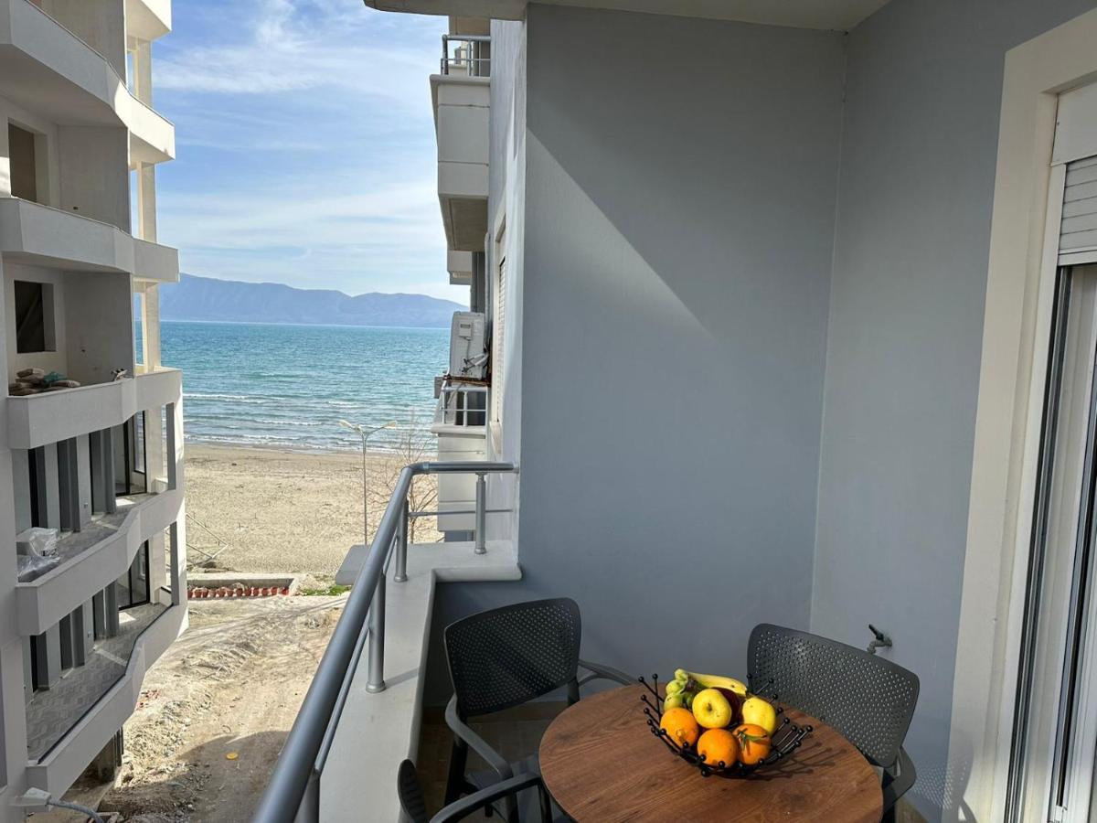 Trea Accomodations - On Private Beach With Sunbed & Umbrella Vlore Exterior photo